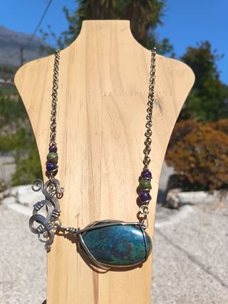 Collar de. Azurita , jade y amatista 