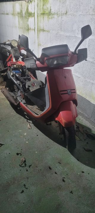 Despiece Peugeot sv Scooter Rojo 50cc