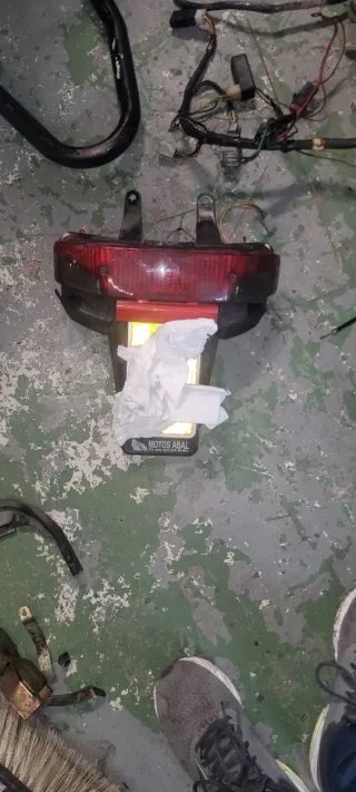 Despiece Peugeot sv Scooter Rojo 50cc