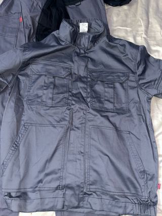 Ropa de trabajo gris y negra talla XL