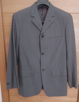 Traje de hombre gris