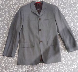 Traje de hombre gris