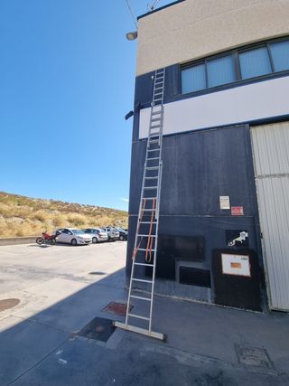 Escalera profesional aluminio 36 peldaños