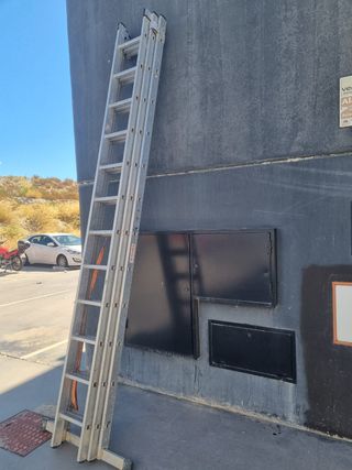 Escalera profesional aluminio 36 peldaños