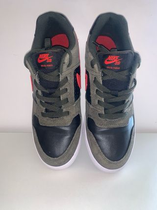 Zapatillas Nike SB Negras, Verdes y Rojas