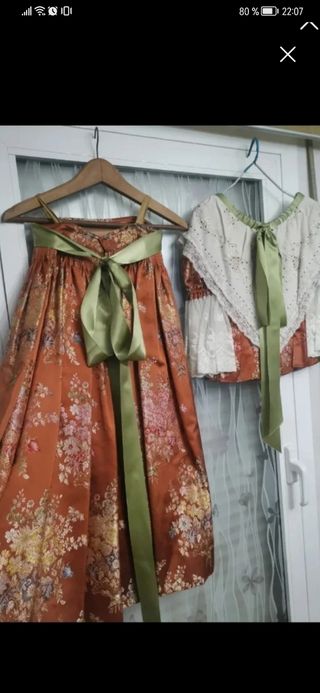 Traje  fallera con manteletas