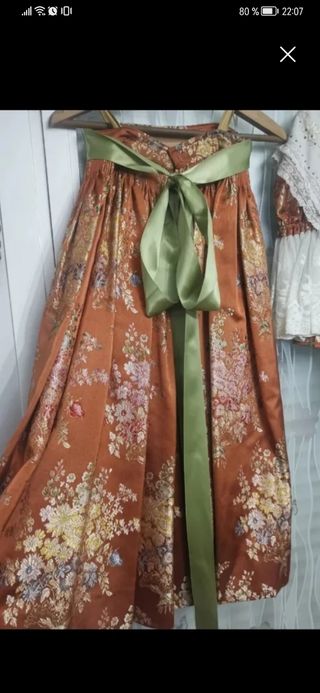 Traje  fallera con manteletas