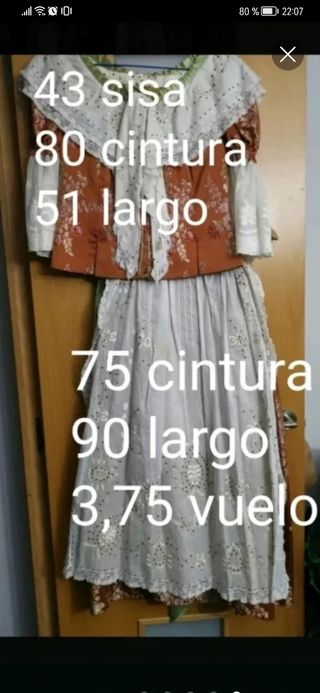 Traje  fallera con manteletas