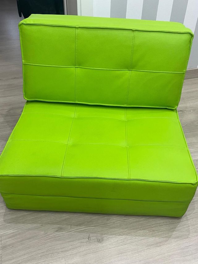 Sillón  convertible en cama. Muy cómodo