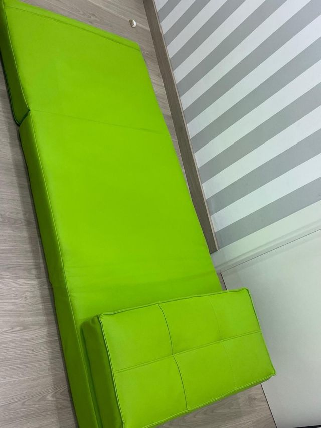 Sillón  convertible en cama. Muy cómodo