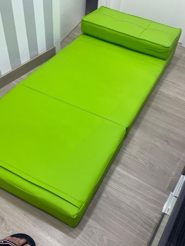 Sillón  convertible en cama. Muy cómodo