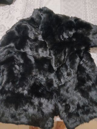 Abrigo negro para fiesta
