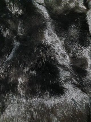 Abrigo negro para fiesta