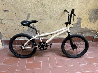 Bicicleta BMX 