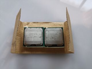 2 x Intel Pentium Dual-Core E5200