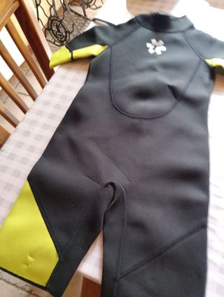 Trajes de neopreno niño T4 y T8