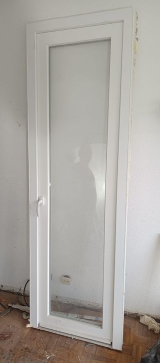 Puerta PVC con cristal