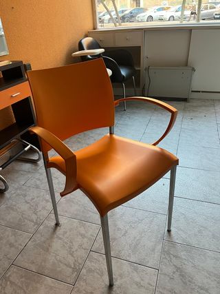 Sillas de peluquería naranjas