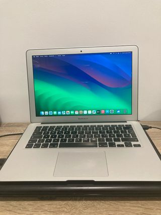 MacBook Air 13 i5 8GB RAM Plata