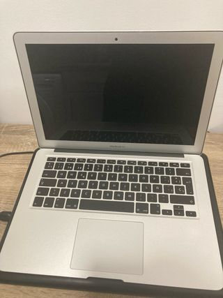 MacBook Air 13 i5 8GB RAM Plata