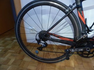 Bicicleta BH G7 Pro aero.Grupo Ultegra