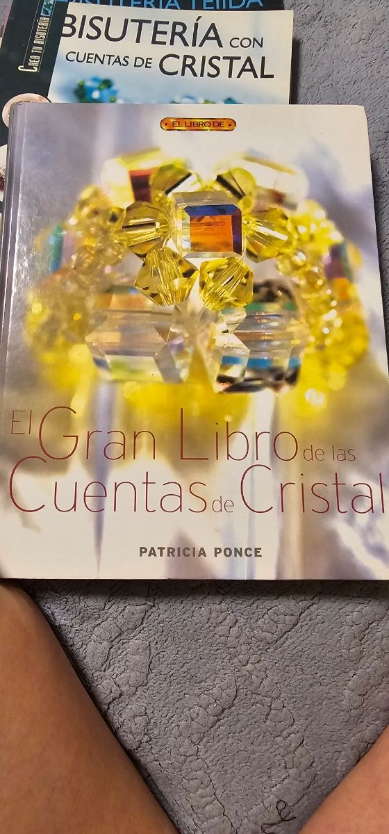 EL GRAN LIBRO DE LAS CUENTAS DE CRISTAL (Spanis...