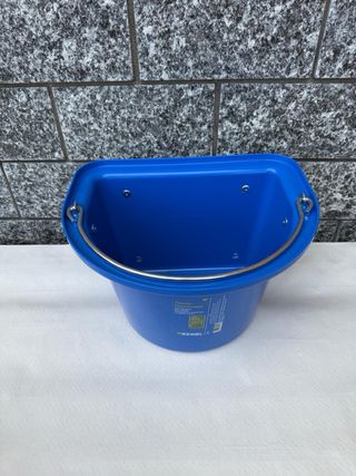 Mangiatoia blu per cavalli