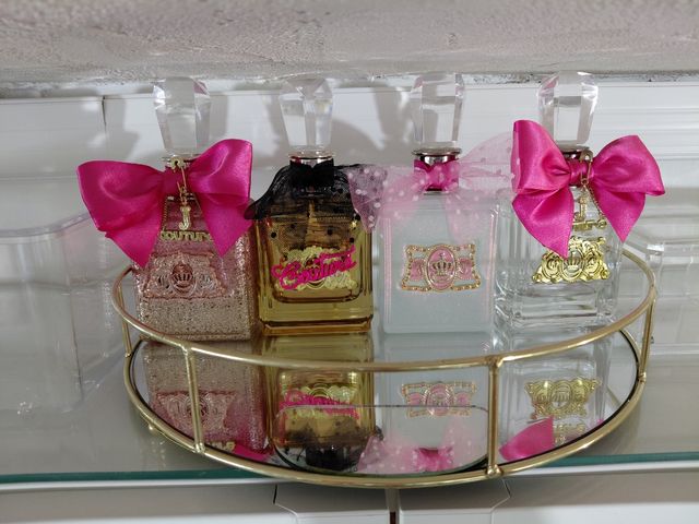 Bottiglie di profumo vuote