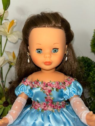 Muñeca Nancy vestida de Sissi Emperatriz artesanal