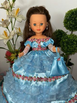Muñeca Nancy vestida de Sissi Emperatriz artesanal