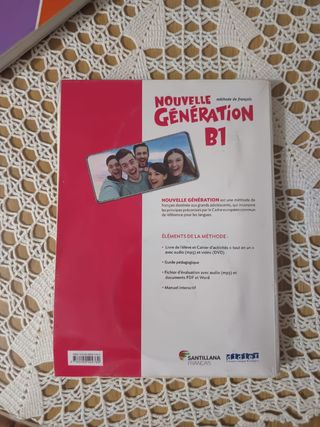 Libro de texto de francés B1 o 1° de Bachillerato