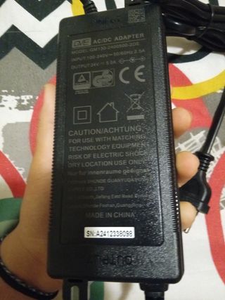 Cargador Patinete Eléctrico