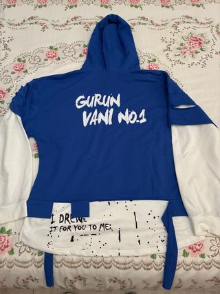 Sudadera azul y blanca talla M