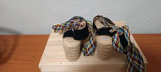 Alpargatas negras con cordones multicolor T40