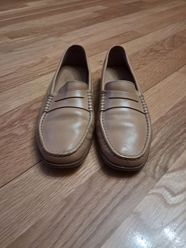 Zapatos planos color beige