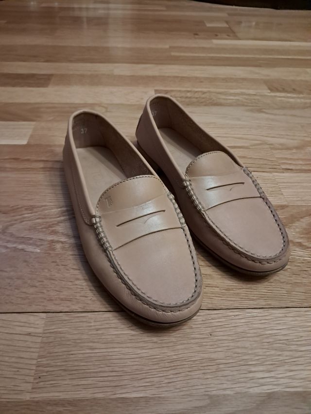 Zapatos planos color beige