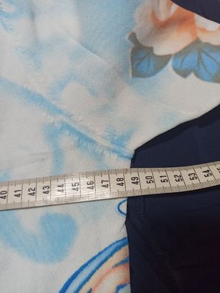 Jersey estampado floral y mariposas