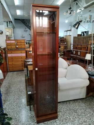 VITRINA MADERA Y CRISTAL