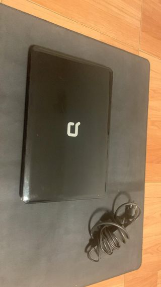 Portátil Compaq Negro + Cargador