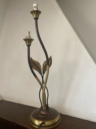 Lampada da tavolo design floreale
