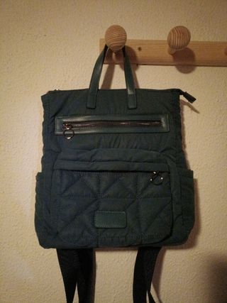Bolsos sin estrenar y con poco uso.5 euro unidad