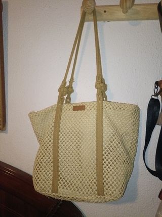 Bolsos sin estrenar y con poco uso.5 euro unidad