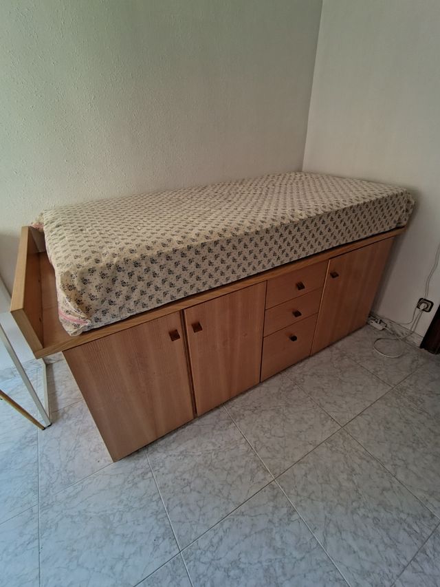 Cama individual con cajones