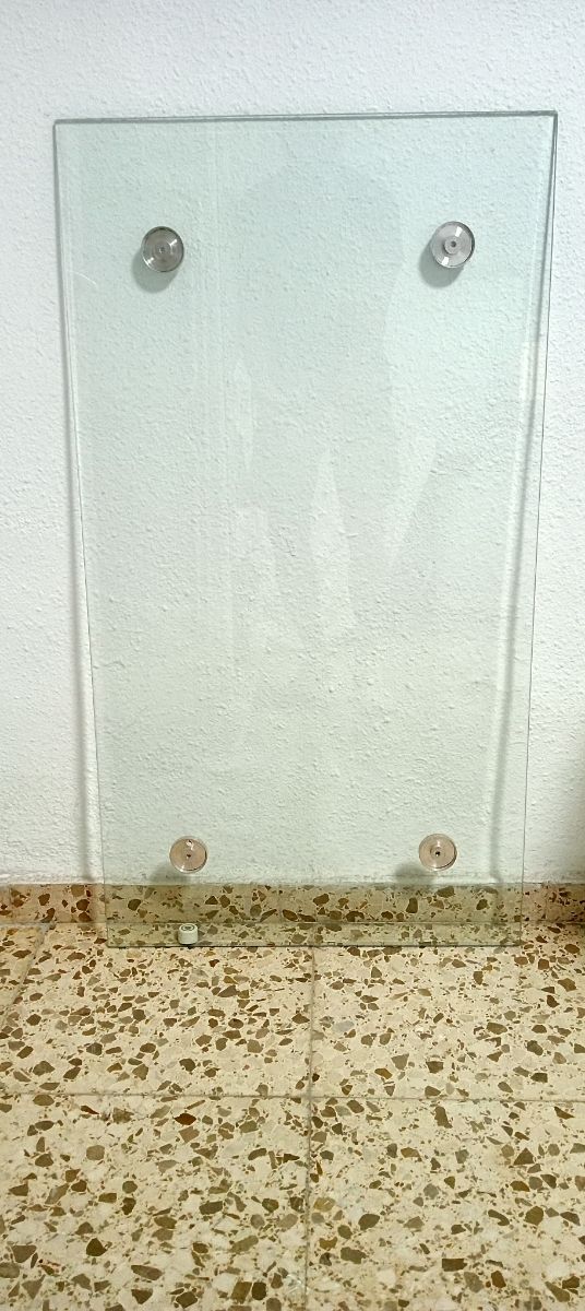 Cristal templado de mesa Nordica transparente.