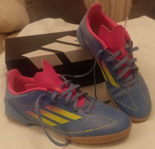 Zapatillas Adidas Futbol Sala Niño Azul/Rosa.
