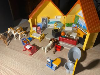 Casa de muñecas Playmobil con accesorios