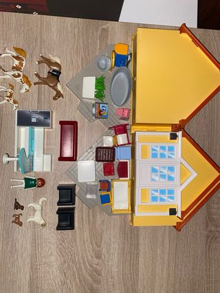 Casa de muñecas Playmobil con accesorios