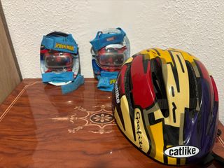 Casco y rodilleras Spiderman para niño