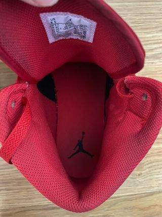 Jordan 1 Mid Rojo/Negro originales