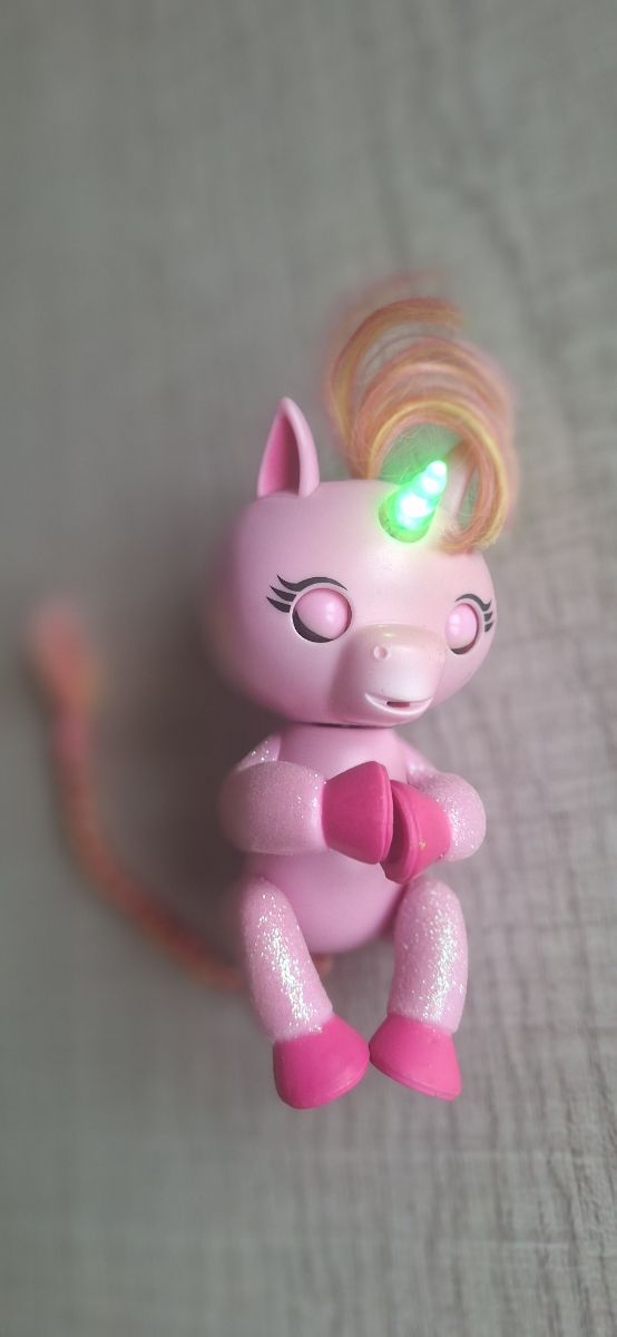 Unicornio Fingerlings Rosa